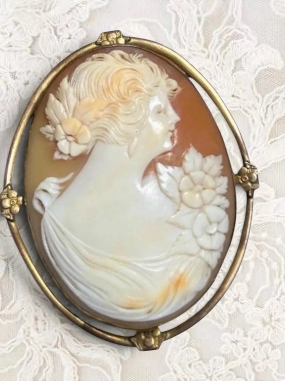 Antique Victorian H. H. Curtis & Co. Gold Filled Shell Cameo